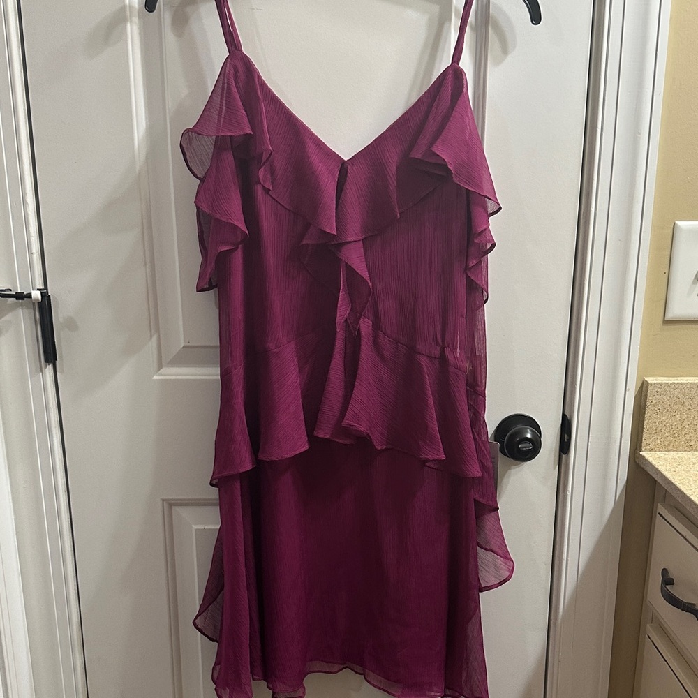 BNWT Taylor Deep Magenta Crinkle Chiffon Ruffle Dress